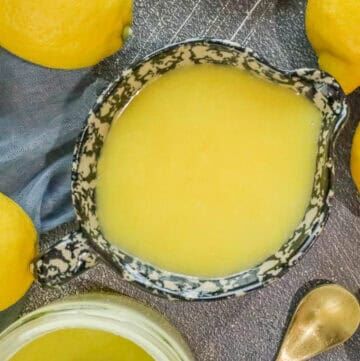 lemon sauce in cup